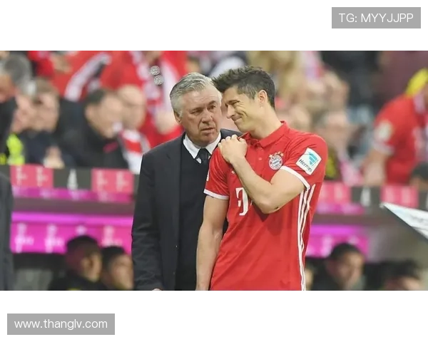 米兰内部分歧莱万转会问题