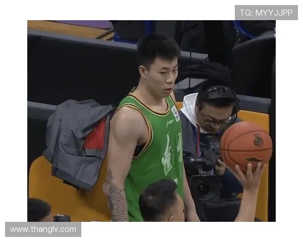 张镇麟准三双发威上海三比零领先 张镇麟准三双发威上海三比零领先