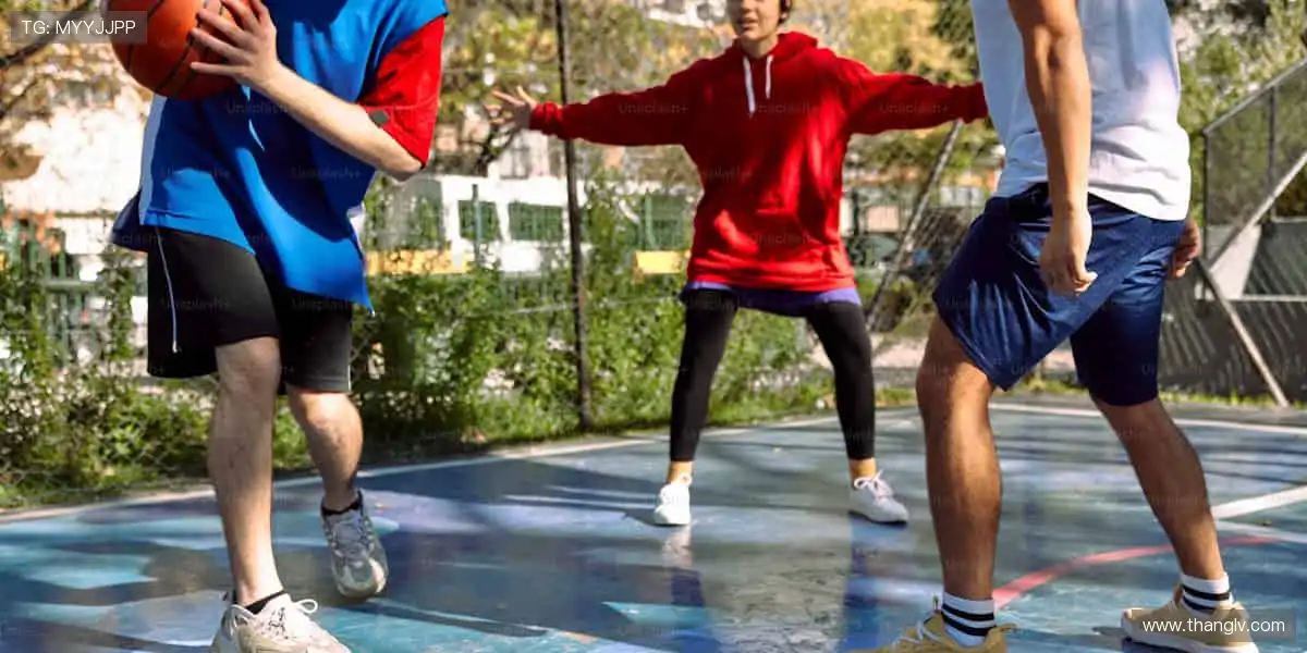 🎥 实时解说，让你身临其境感受赛场魅力！🔥